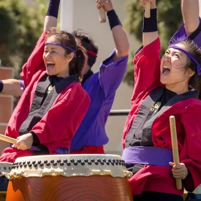 Trommler in Japantown beim jährlichen Kirschblütenfest